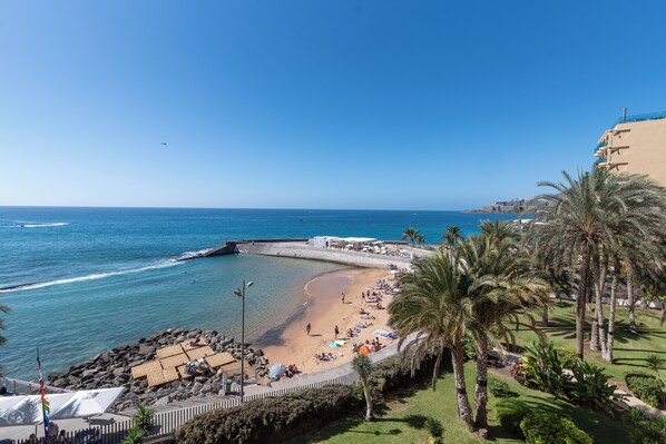 Sun loungers, beach towels