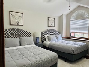 5 bedrooms, iron/ironing board, free WiFi, bed sheets