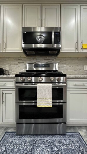 Fridge, microwave, oven, stovetop - Beautiful Home in Freeport New York 11520. (Freeport)