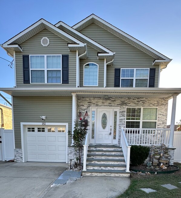 Exterior detail - Beautiful Home in Freeport New York 11520. (Freeport)