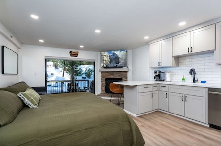 1 bedroom, free WiFi, bed sheets. Elmers Hideout - Inside Yosemite National Park