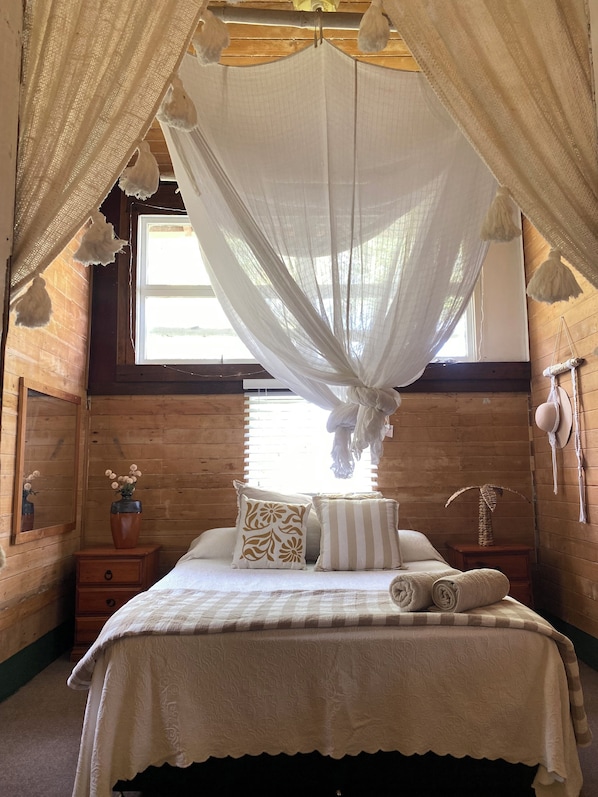 1 bedroom, iron/ironing board, bed sheets