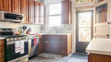 Microwave, oven, stovetop, dishwasher