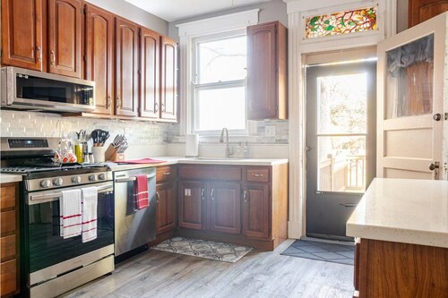 Spacious 5-bedroom house in historical Covington less than 10 mins to DT Cincy