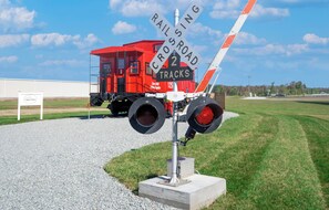 Miscellaneous - Unique Train Caboose with loft and firepit-Sleeps 4-Fredericktown, MO (Fredericktown)