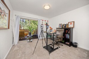 Interior - Charming, peaceful and spacious 2-bedroom townhome in beautiful Boulder, AC (Boulder)