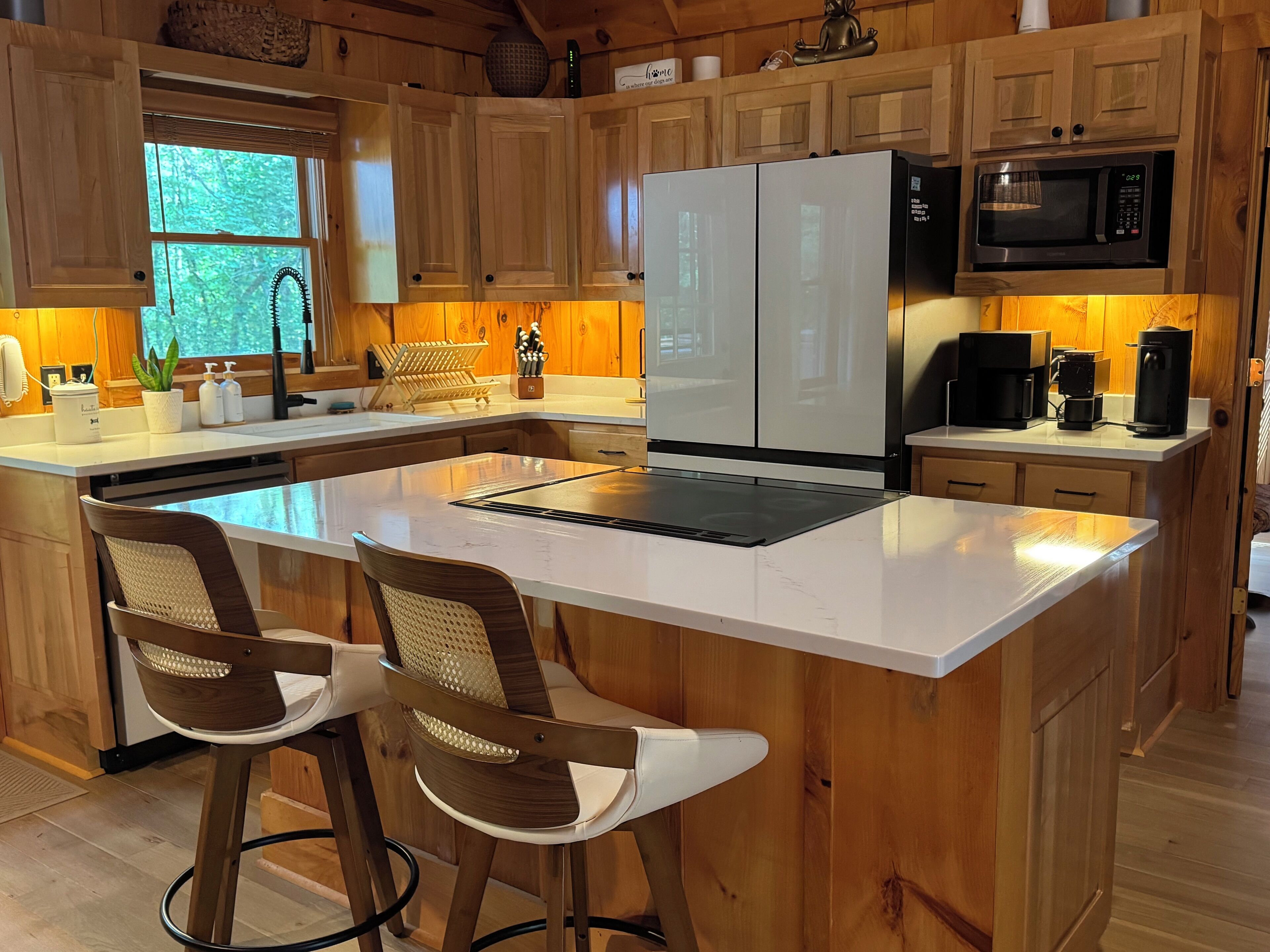 冰箱、微波炉、烤箱、炉灶