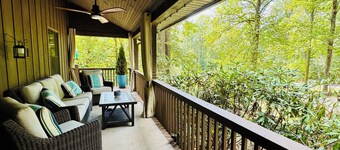 Peaceful Gated Retreat on Murray Cove
