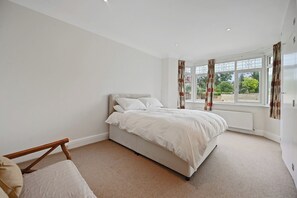 4 Schlafzimmer, Bügeleisen/Bügelbrett, WLAN, Bettwäsche