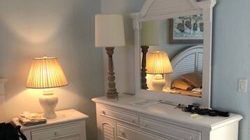 1 غرفة نوم ومكواة/لوح كي وواي فاي وملاءات أسرّة