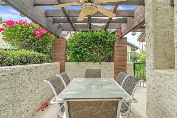 Outdoor dining