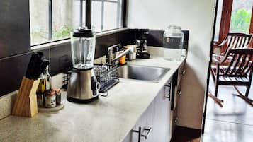 House, Garden View | Private kitchen | Full-sized fridge, oven, cookware/dishes/utensils