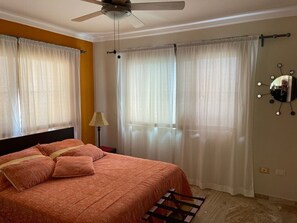 2 bedrooms, in-room safe, desk, iron/ironing board