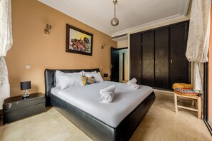 2 bedrooms, iron/ironing board, travel cot, free WiFi