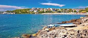 Apartamento vacacional con piscina
