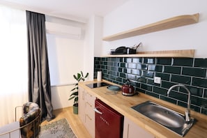 Standard Studio | Blackout drapes, iron/ironing board, free WiFi