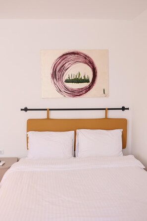 Standard Studio | Blackout drapes, iron/ironing board, free WiFi