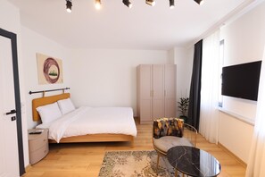 Standard Studio | Blackout drapes, iron/ironing board, free WiFi