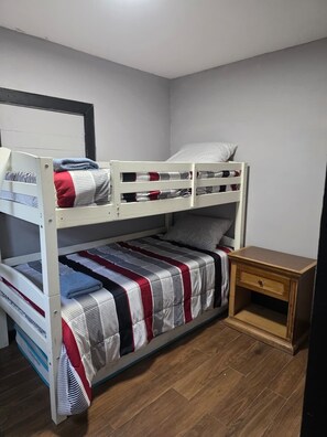 3 bedrooms, iron/ironing board, free WiFi, bed sheets