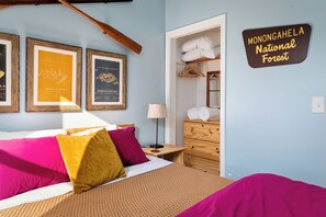 2 bedrooms, desk, iron/ironing board, free WiFi