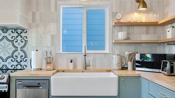 Microwave, oven, stovetop, dishwasher