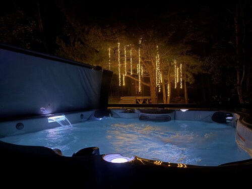 Finger Lakes Luxury Couples Retreat with Sauna, Hot tub and Cold Plunge