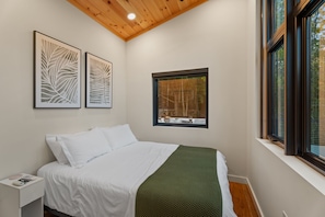 1 多间卧室、熨斗/熨衣板、免费 WiFi、床单