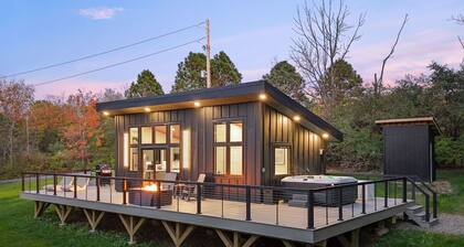 Finger Lakes Luxury Couples Retreat with Sauna, Hot tub and Cold Plunge