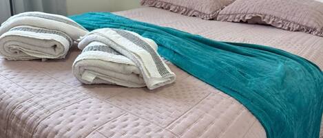 1 makuuhuone, silitysrauta/-lauta, Wi-Fi, vuodevaatteet