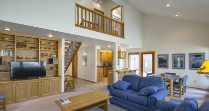 Maury Mtn 36 - Cozy! Hot Tub, SHARC Passes