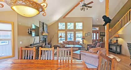 McNary 20 - A/C, Hot Tub, Foosball