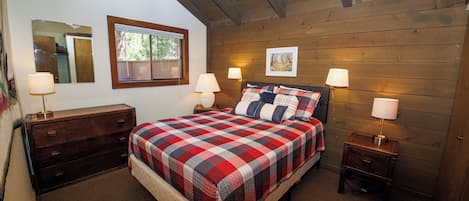 3 habitaciones, tabla de planchar con plancha y internet