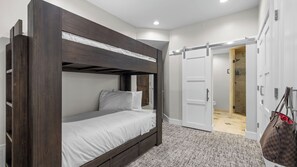 Apartment (2 Bedrooms) | Interior - Walk to Slopes Hot Tub + Balcony + Views Mins to Main Street Deer Valley Haven by Avantstay (Park City)