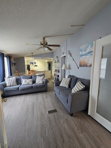 3 Bedroom, dog friendly home in Oceanside Village