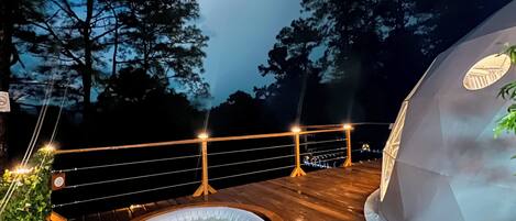 Luxury-Zelt, 1 Queen-Bett, eigenes Bad, Bergblick | Terrasse/Patio