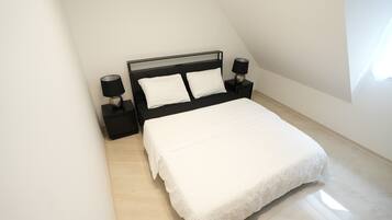 3 chambres, fer et planche à repasser, Wi-Fi, draps fournis