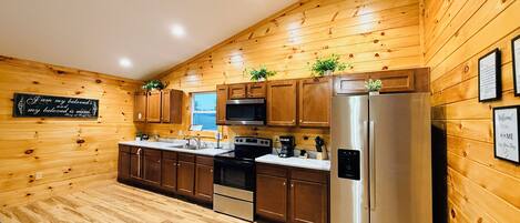 Frigorífic, microones, forn i placa de cuina