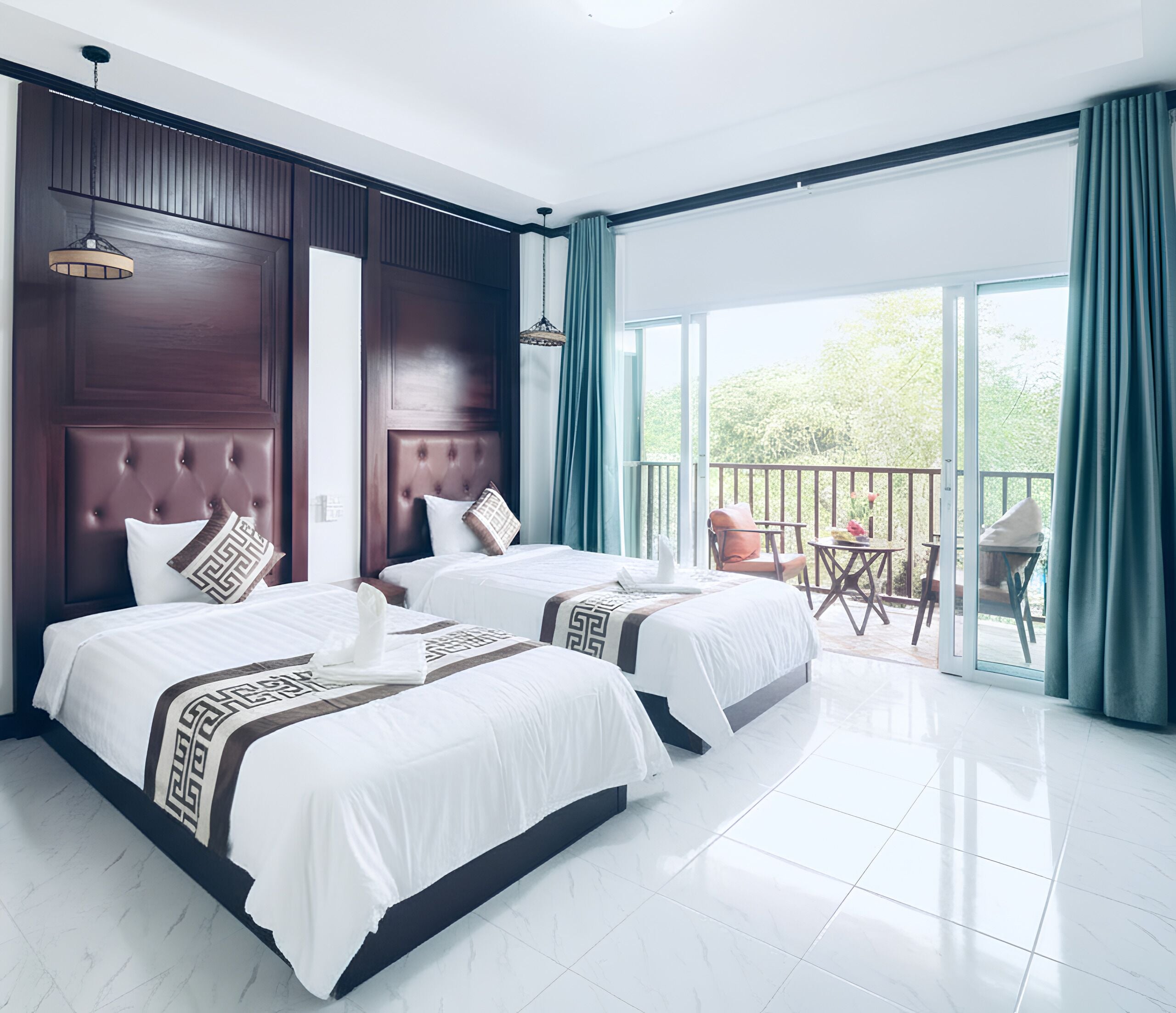 Artículos del minibar gratis y caja de seguridad en la habitación 