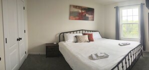 4 dormitorios, tabla de planchar con plancha, wifi y ropa de cama