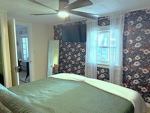 Iron/ironing board, travel crib, WiFi, bed sheets
