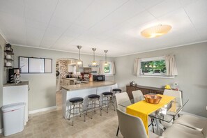 Dining - Grandmas Cozy Cottage on Lincoln Lake (Gowen)