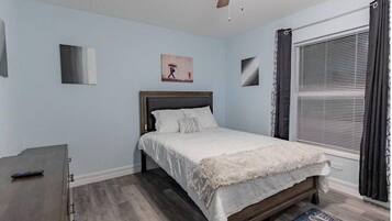 Iron/ironing board, free WiFi, bed sheets