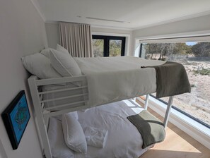 2 bedrooms, iron/ironing board, travel cot, free WiFi