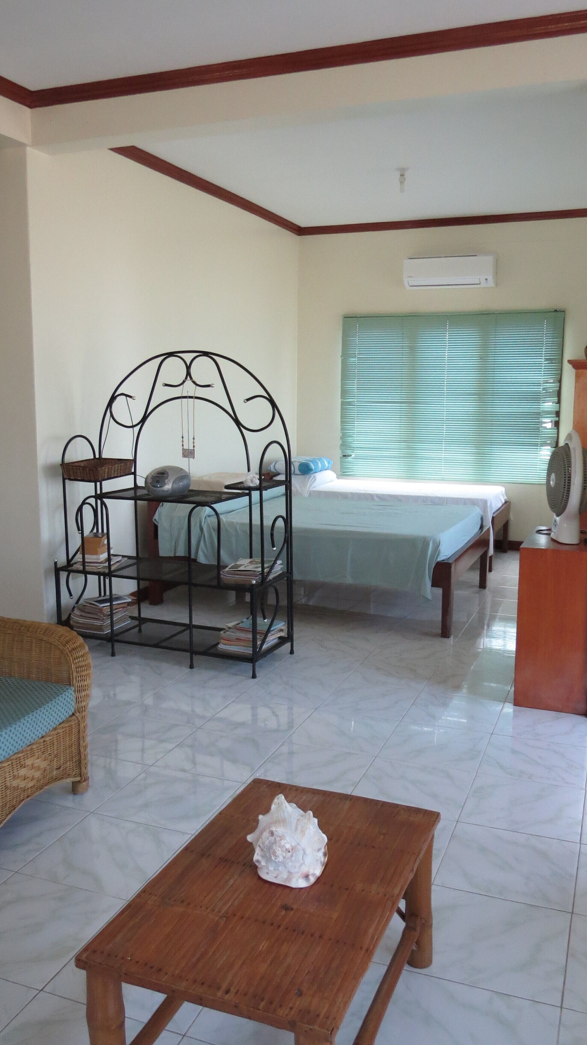 2 多间卧室、上网接入、床单