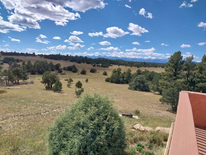 Wonderful 3-bedroom house in Boncarbo CO. Perfect for Hunters.