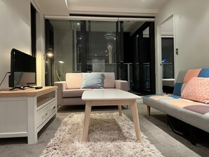 Living area - Auckland CBD Brilliant Views 2 bedroom apartment (Auckland)