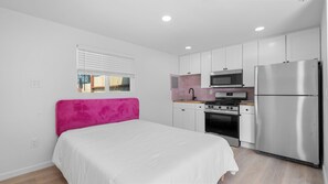 1 bedroom, internet, bed sheets