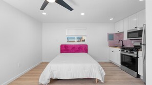 1 bedroom, internet, bed sheets