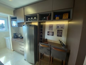 電子レンジ、オーブン、コンロ、食器洗い機