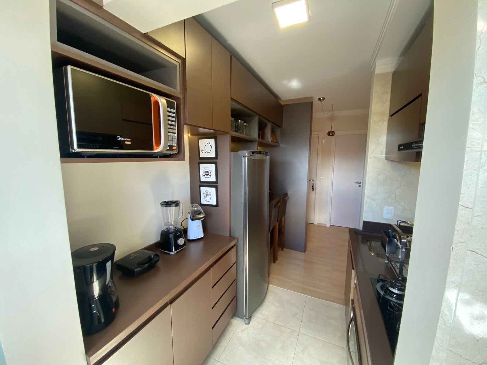 Micro-ondes, four, plaque de cuisson, lave-vaisselle